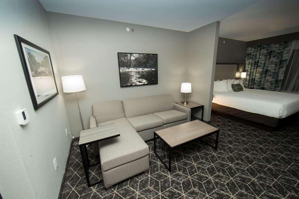 Best Western Plus Lawrenceburg Oda fotoğraf